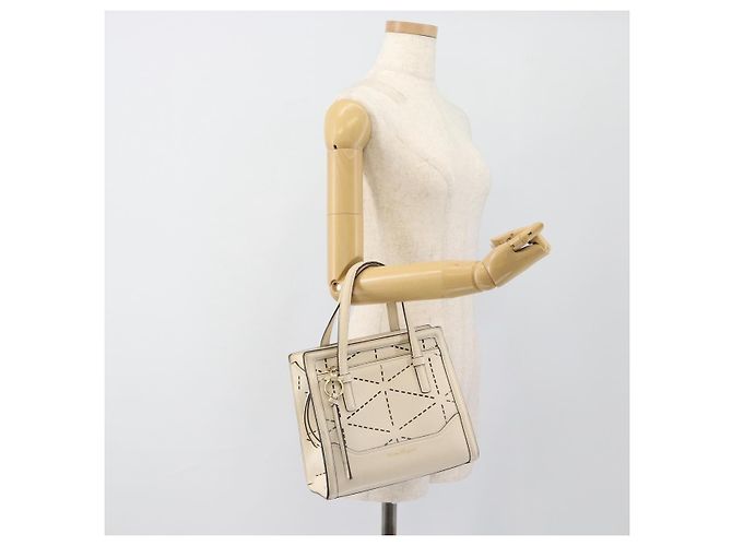 Borsa a mano Salvatore Ferragamo in pelle bianca e oro Auth hk3799 Bianco D'oro - vista 24
