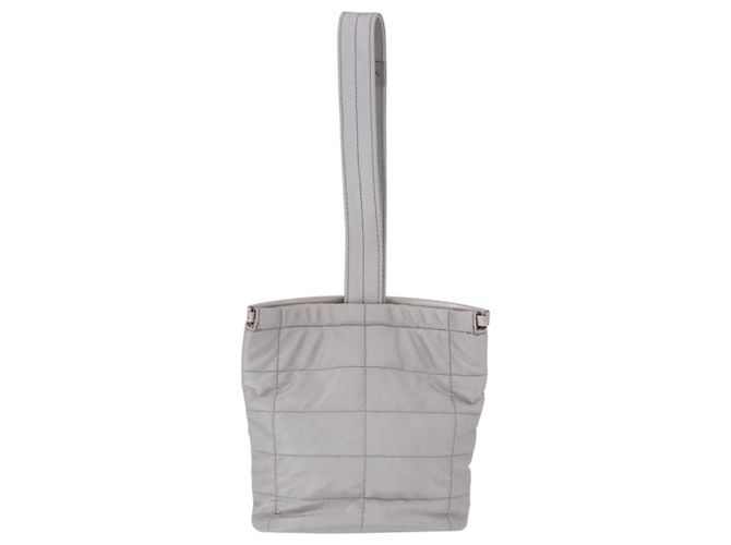 Pochette CHANEL in nylon argento con CC Auth bs35644A - vista 2