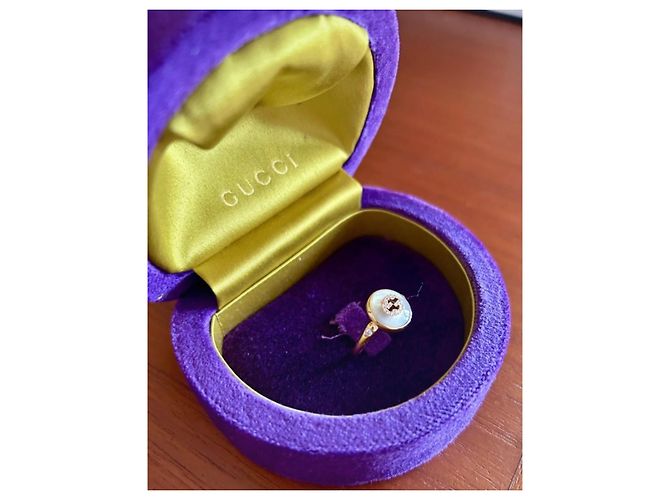 Anello Interlocking di Gucci in oro rosa, madreperla e diamanti Bianco D'oro - vista 2