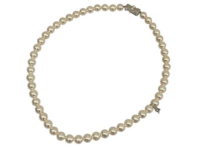 Set Collana e Orecchini in Perle Akoya Mikimoto in Oro Bianco Au750 - vista 3