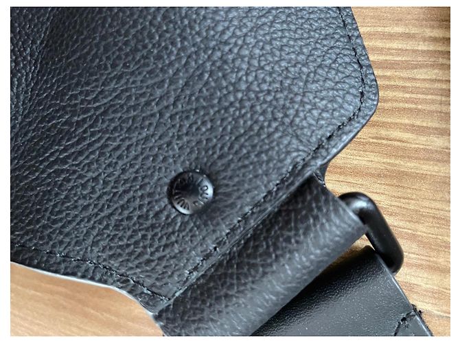 Louis Vuitton Marsupio in Pelle Nero - vista 5