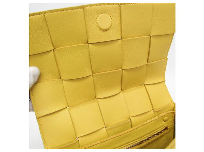Borsa a tracolla Bottega Veneta Intrecciato Cassette in giallo - vista 15