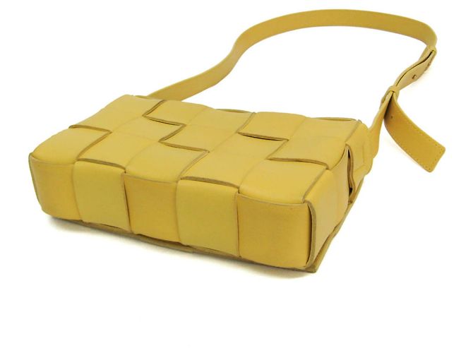 Borsa a tracolla Bottega Veneta Intrecciato Cassette in giallo - vista 2