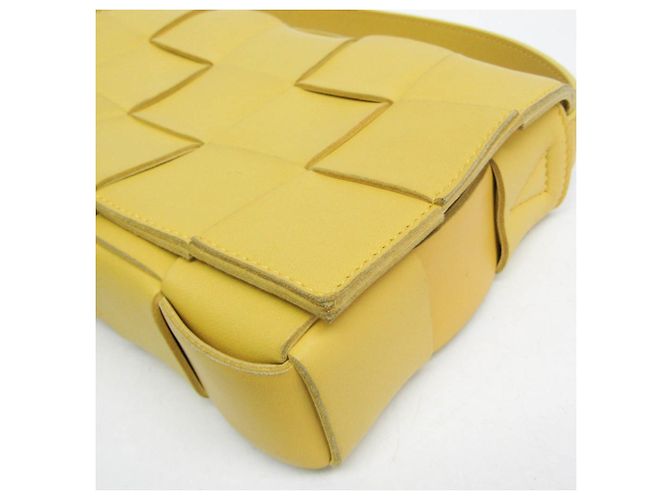 Borsa a tracolla Bottega Veneta Intrecciato Cassette in giallo - vista 6