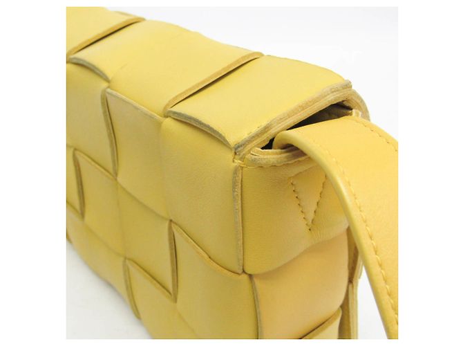 Borsa a tracolla Bottega Veneta Intrecciato Cassette in giallo - vista 7