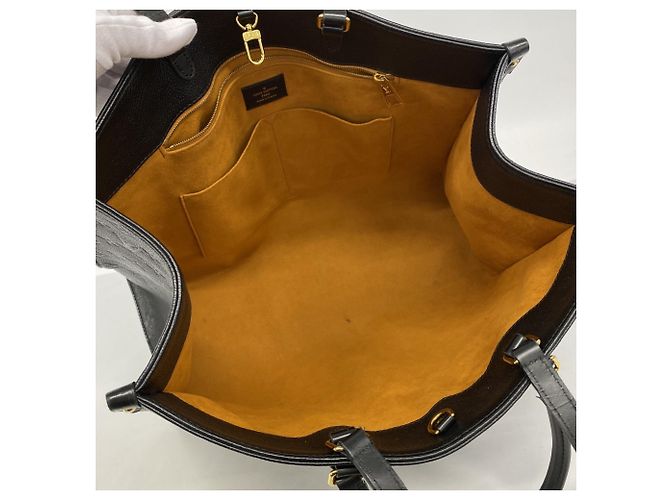 Borsa Tote Louis Vuitton Monogram Empreinte OnTheGo GM Nero - vista 4