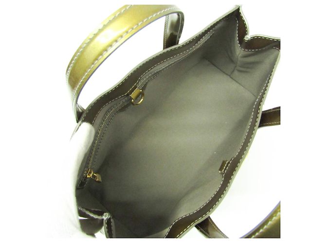 Borsa Louis Vuitton Monogram Vernis Wilshire PM Grigio - vista 3