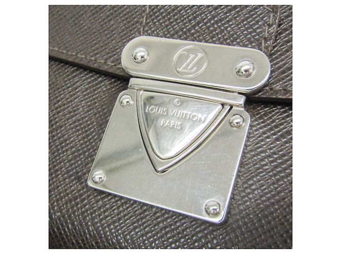 Clutch da uomo Louis Vuitton Taiga Veraia Marrone - vista 12