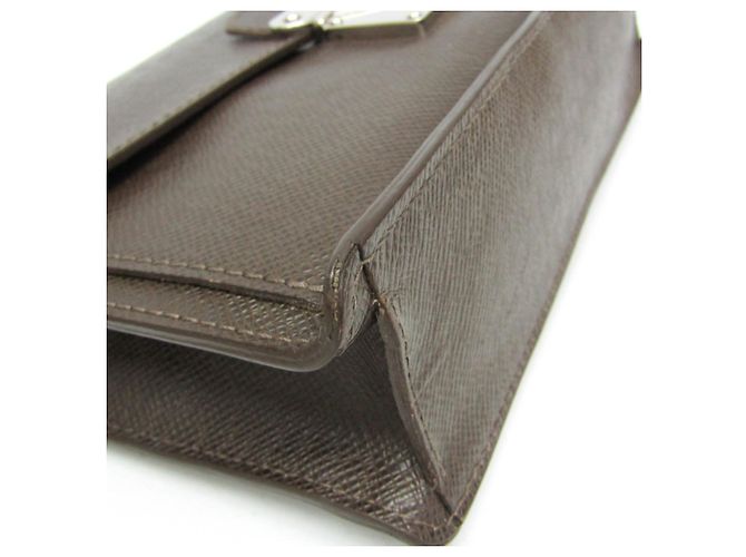 Clutch da uomo Louis Vuitton Taiga Veraia Marrone - vista 6