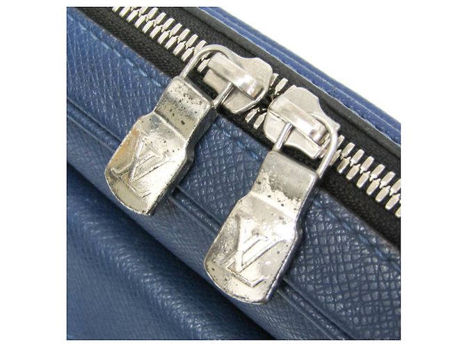 Louis Vuitton Taigarama Outdoor Messenger PM M33437 Blu - vista 11