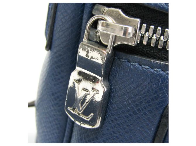Louis Vuitton Taigarama Outdoor Messenger PM M33437 Blu - vista 12