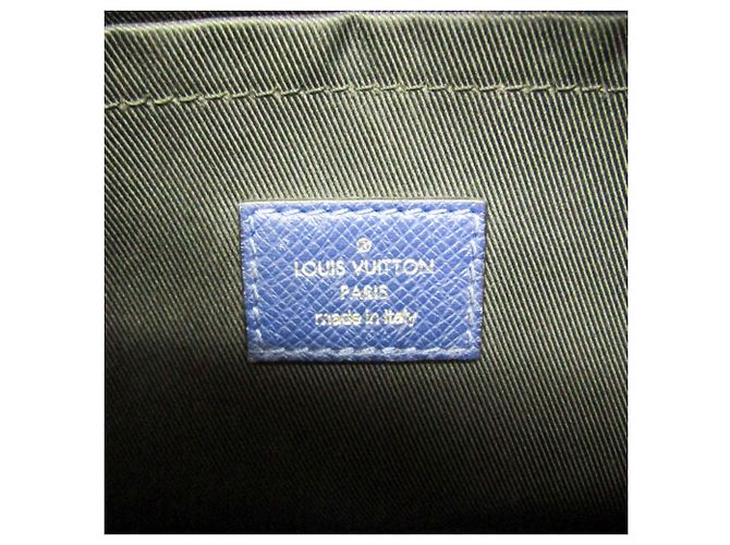 Louis Vuitton Taigarama Outdoor Messenger PM M33437 Blu - vista 16