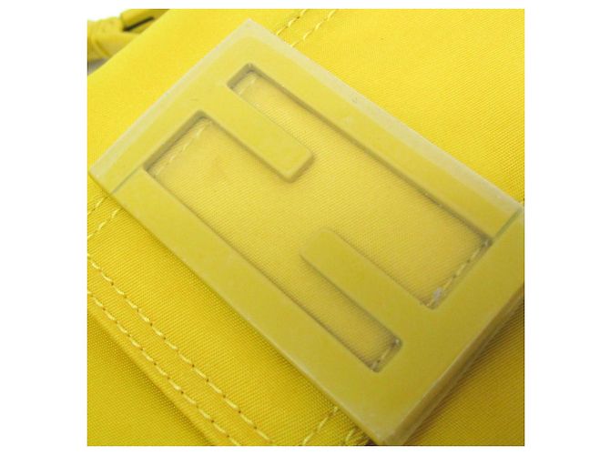 Pochette per telefono Baguette Fendi 7AS056 Giallo - vista 7