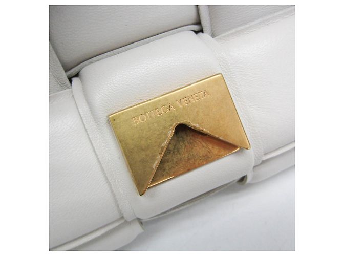 Borsa a tracolla da donna Bottega Veneta Intrecciato Padded Cassette Bianco sporco - vista 13