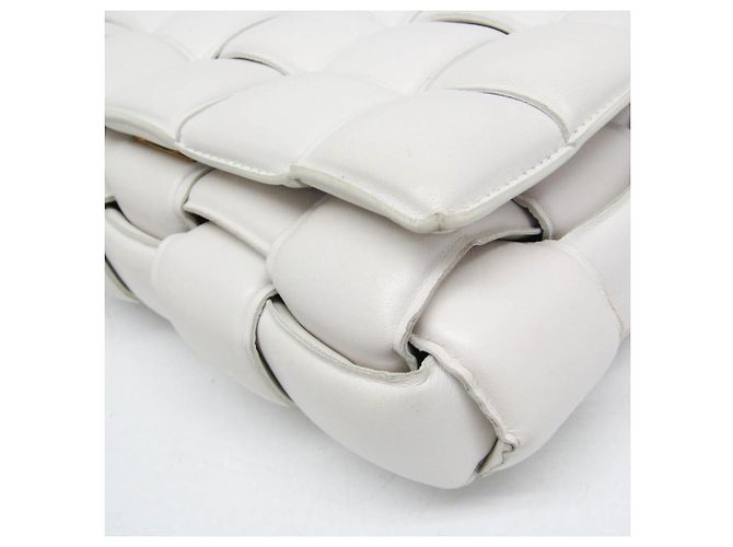 Borsa a tracolla da donna Bottega Veneta Intrecciato Padded Cassette Bianco sporco - vista 5