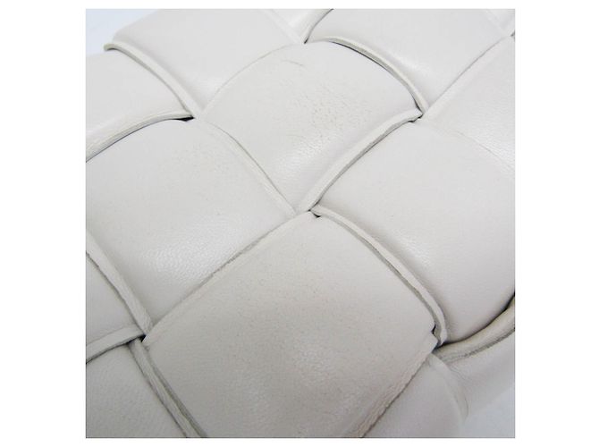 Borsa a tracolla da donna Bottega Veneta Intrecciato Padded Cassette Bianco sporco - vista 8