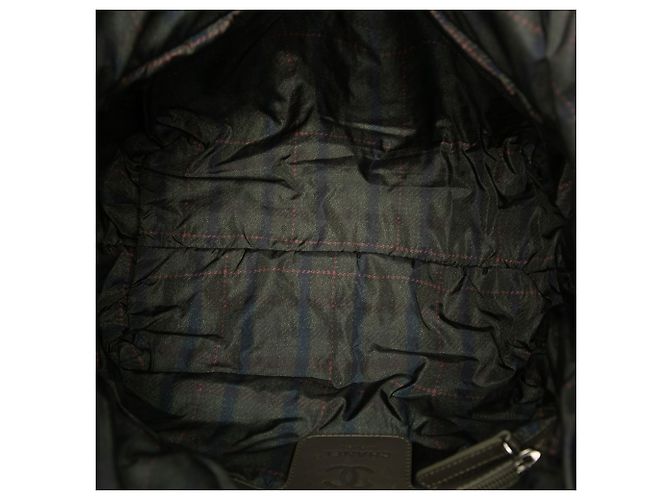 Tote Coco Cocoon em nylon acolchoado Chanel marrom Small Caqui - vista 4