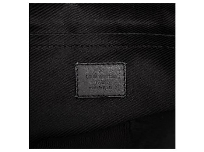 Pochette Discovery Louis Vuitton Monogram Shadow nero - vista 5