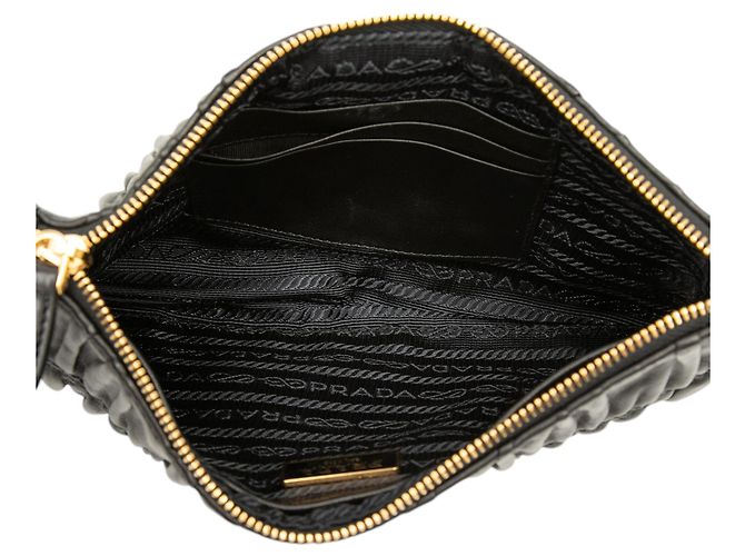 Gaufre Clutch con polsino in nappa gofrata nera Prada Nero - vista 4