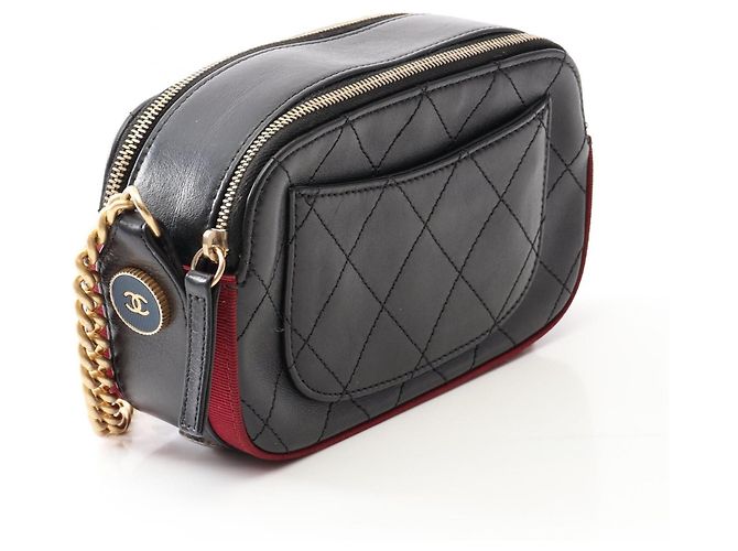 Chanel Matelassé Camera Bag Black Dark red - view 2