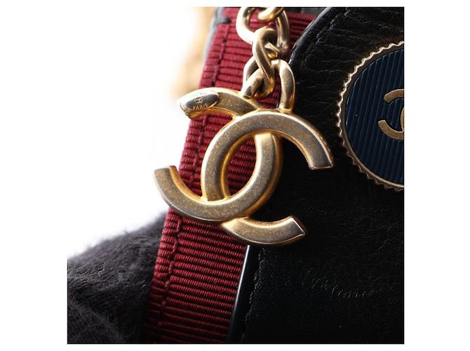 Chanel Matelassé Camera Bag Black Dark red - view 9