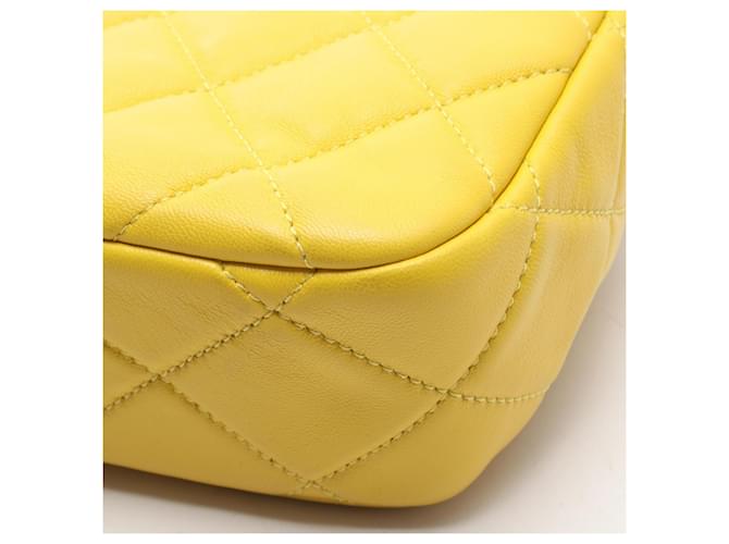 Borsa a Spalla Chanel Mini Matelassé Giallo - vista 6