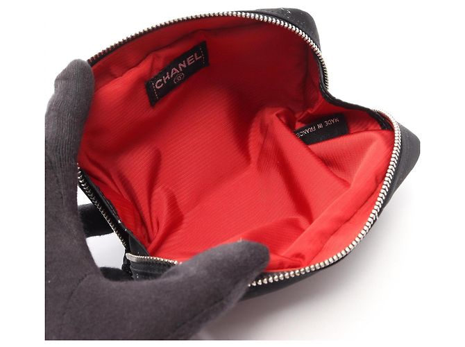 Borsa/Pochette in nylon Chanel Nero Bianco - vista 3