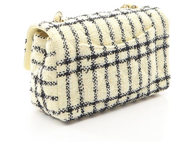 Borsa a tracolla Chanel Mini Matelassé 20 Nero Crudo - vista 2