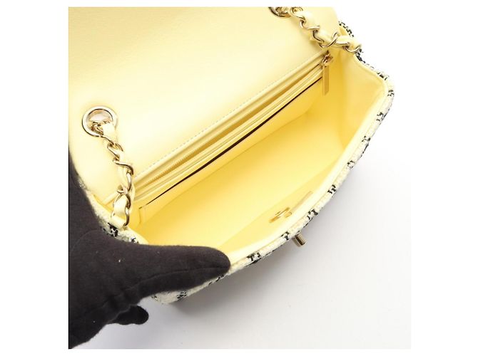 Borsa a tracolla Chanel Mini Matelassé 20 Nero Crudo - vista 3