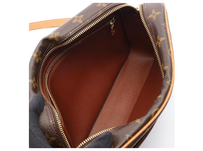 Borsa a tracolla Louis Vuitton Trocadero 27 Monogram Marrone Monogramma - vista 3