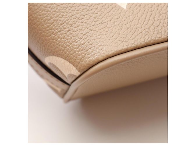 Borsa Louis Vuitton All-in-BB Bicolor Monogram Empreinte Multicolore Beige Crudo - vista 7
