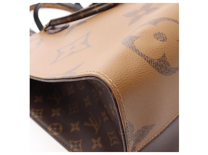 Borsa Louis Vuitton OnTheGo GM Marrone Monogramma - vista 8