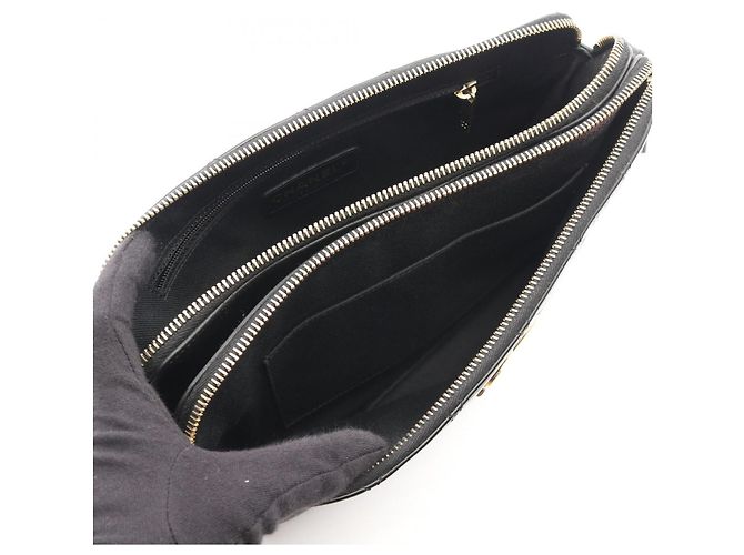 Borsa a tracolla Chanel Matelassé in vernice nera Nero - vista 3