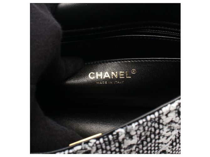 Borsa a Spalla Chanel Matelassé Faux Pearl Nero Bianco - vista 4