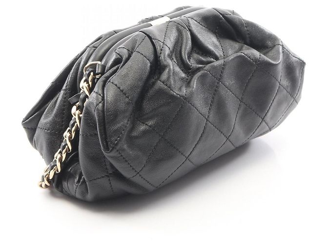 Timeless Borsa a tracolla Chanel Matelassé in agnello Nero - vista 2