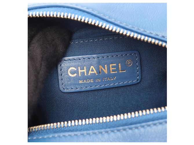 Camera Borsa a tracolla piccola Chanel Matelassé Blu - vista 4