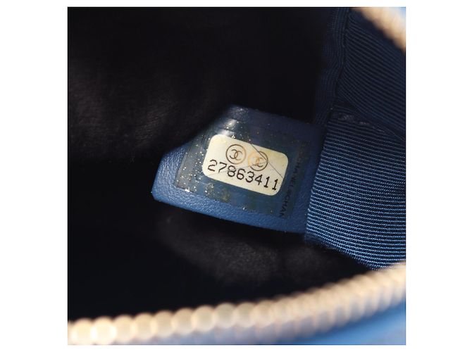 Camera Borsa a tracolla piccola Chanel Matelassé Blu - vista 5