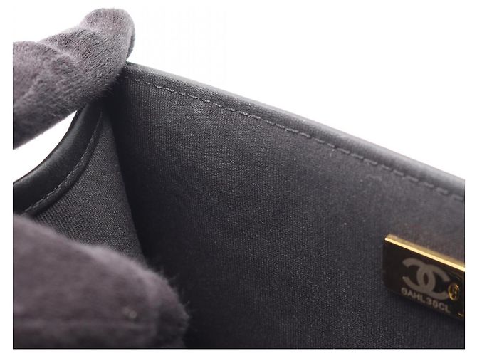 Chanel Matelassé Small Flap 2-Way Schultertasche Schwarz - Ansicht 6