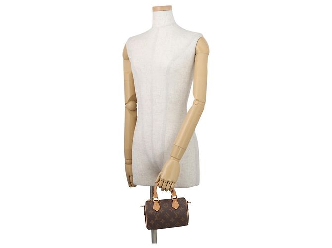 Bolso Louis Vuitton Monogram Nano Speedy Castaño - vista 4