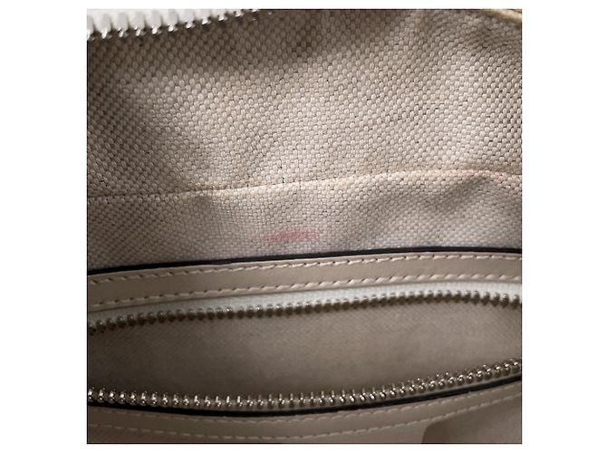 Borsa a tracolla Gucci in pelle bianca con logo GG in rilievo Bianco - vista 10