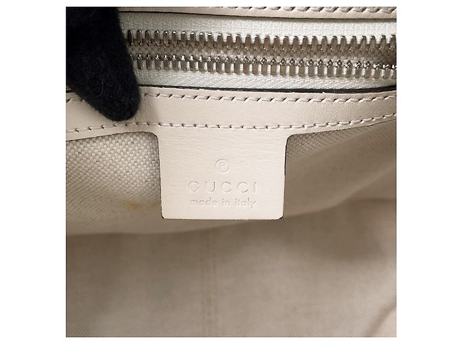 Borsa a tracolla Gucci in pelle bianca con logo GG in rilievo Bianco - vista 15