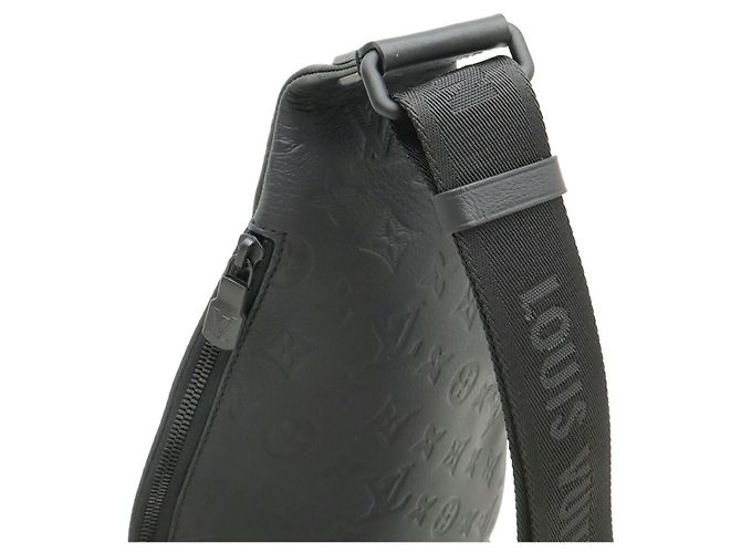 Borsa a tracolla Louis Vuitton Monogram Shadow Nero - vista 4