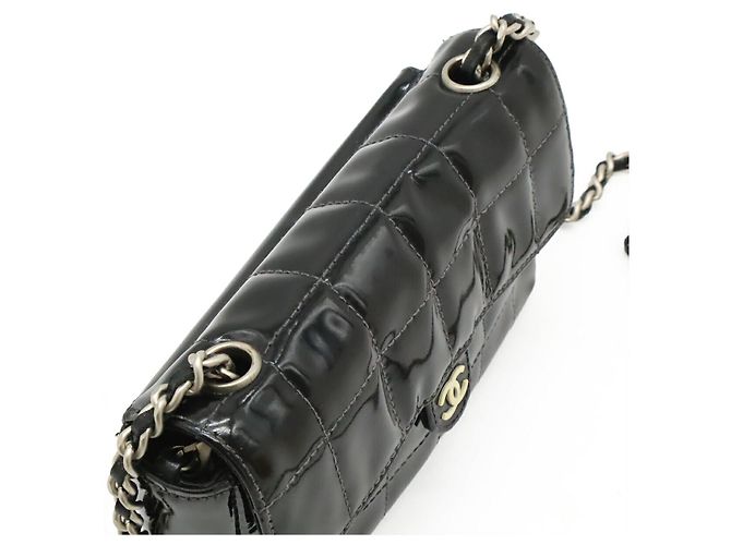 Bolso de cadena Chanel 2.55 Chocolate Bar en piel charol Negro - vista 4