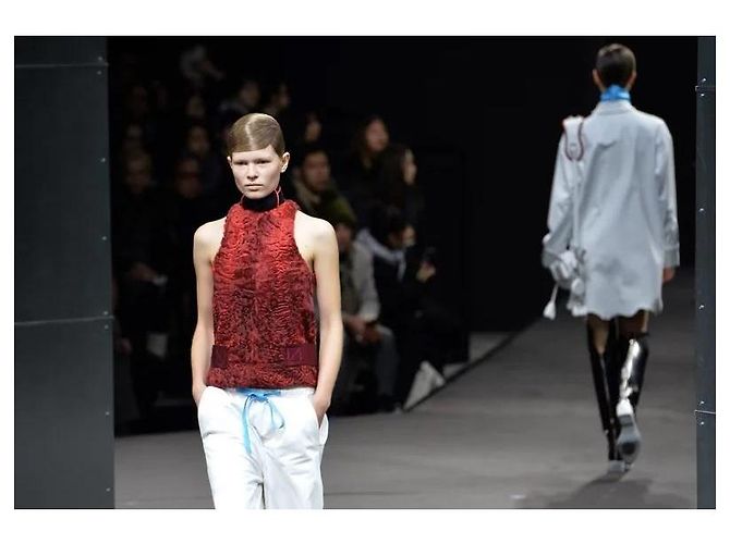 Alexander Wang Rote Astrakhan-Lammfellweste Bordeaux - Ansicht 5
