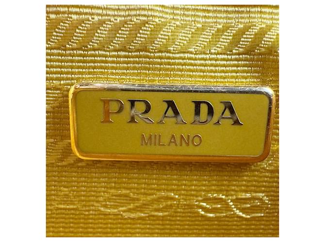 Borsa a tracolla in rafia gialla Prada Giallo - vista 14