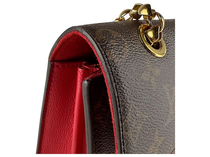 Borsa a Spalla Louis Vuitton Monogram Victoire Marrone Rosso Monogramma - vista 6
