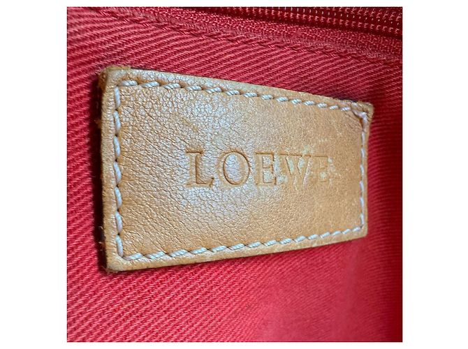 Borsa a tracolla in pelle marrone chiaro Loewe - vista 13