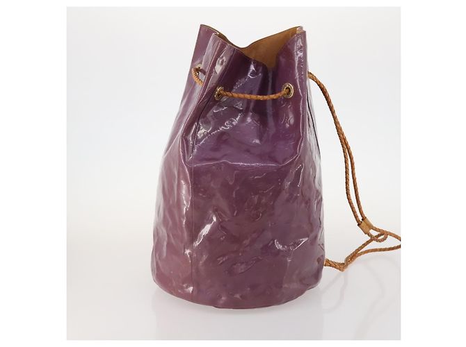 Louis Vuitton Morton in pelle lucida Porpora - vista 3