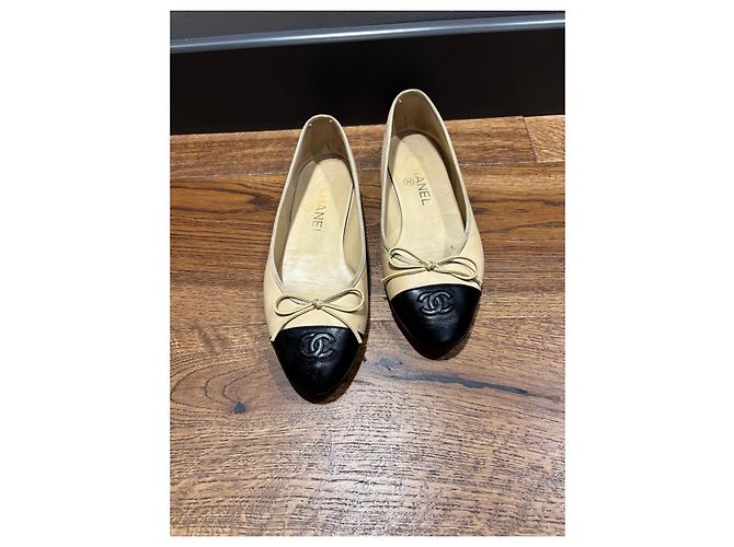 Chanel Ballerine Bicolore in Pelle Nero Beige - vista 11