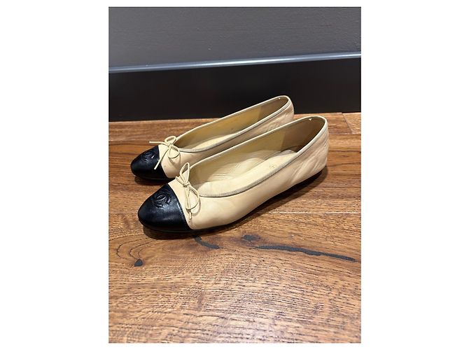 Chanel Ballerine Bicolore in Pelle Nero Beige - vista 2